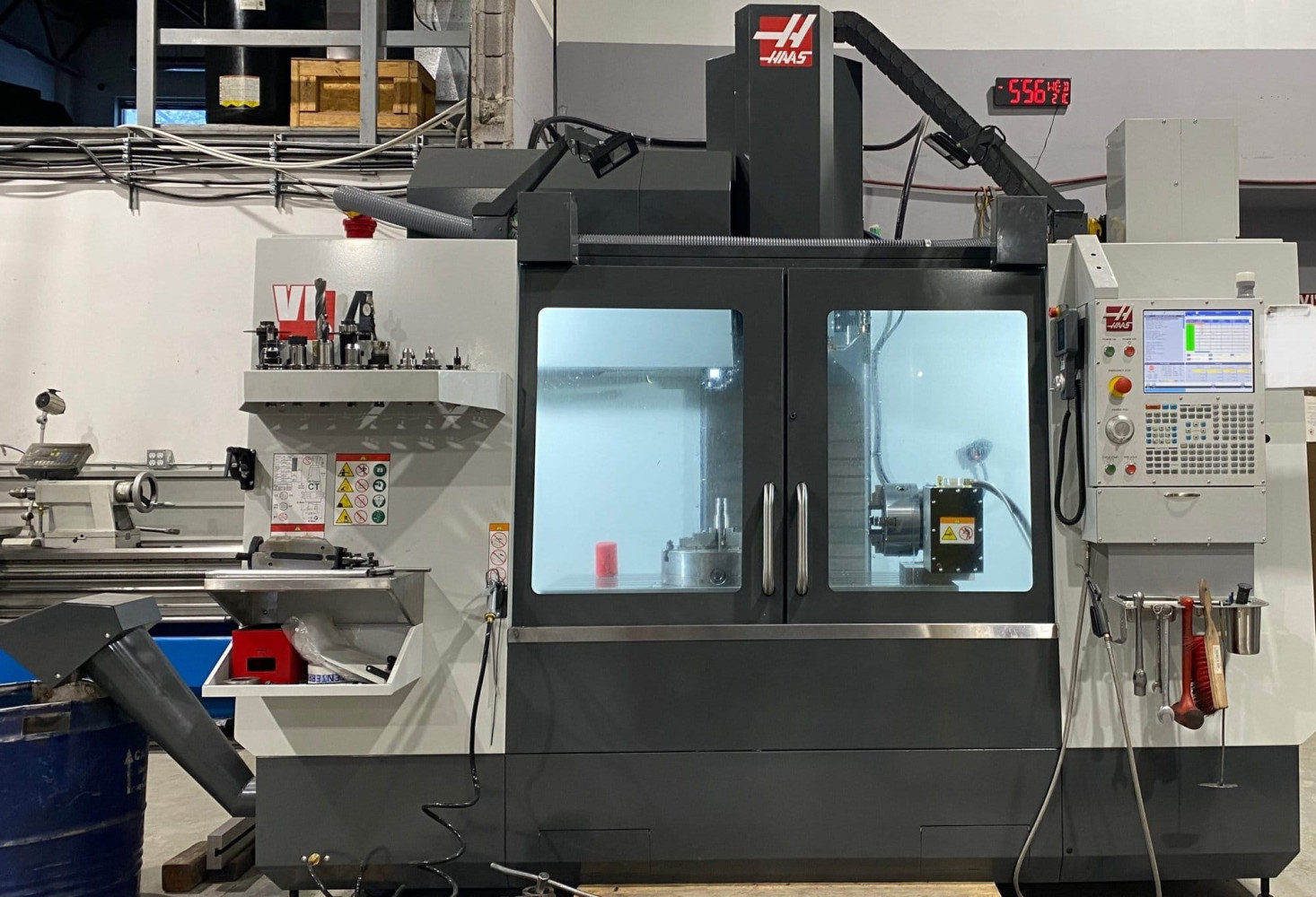 Máy phay CNC 4 trục Haas